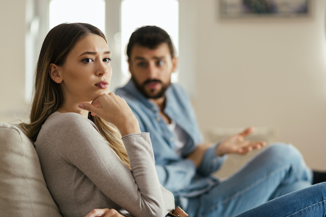 彼は束縛タイプ 付き合うと束縛彼氏に豹変する男性の特徴 Grapps グラップス